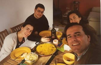 With Bego, Jordi and Myriam, at Jordi's for an excellent paella. Mar 2001